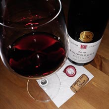 Closerie des Alisiers Bourgogne Pinot Noir пробка