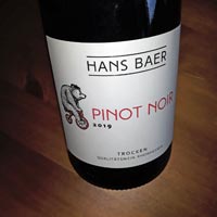 вино Hans Baer Pinot Noir